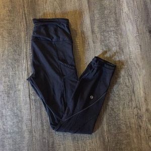 Lululemon Black 7/8 Leggings (Size 6)